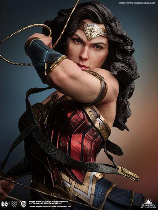 QUEEN STUDIOS DC Comics 1/4 Wonder Woman Statue - Image 8