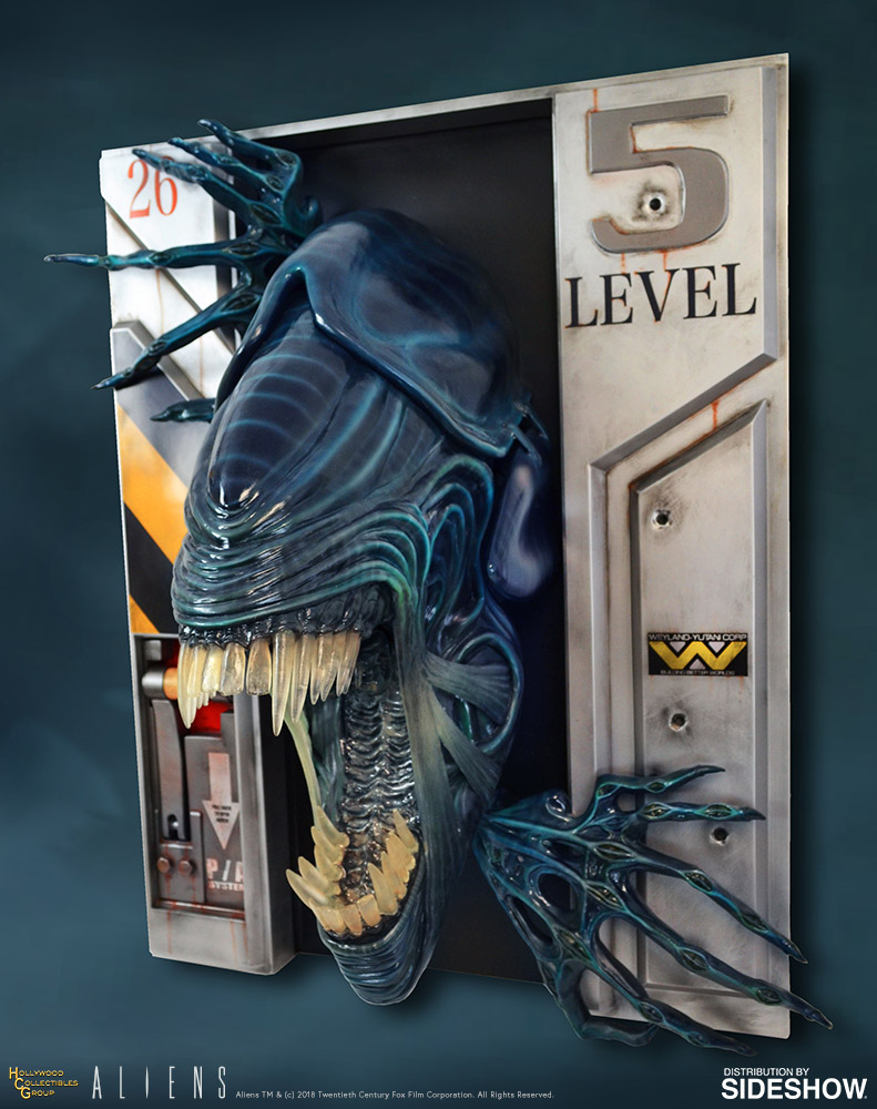 Aliens: Alien Queen Life-Size Wall Sculpture Exclusive Edition - Hollywood Collectibles Group