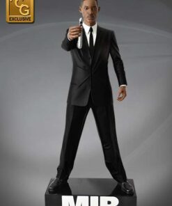 HCG Exclusive Men In Black Diorama Set - Image 4
