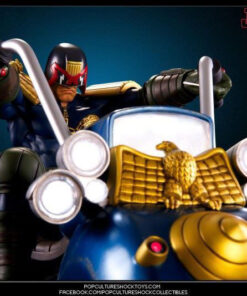 Judge Dredd on Lawmaster Diorama by PCS - Image 2