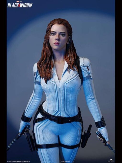Black Widow (Snow Suit) 1/4 Statue By Queen Studios - Image 10