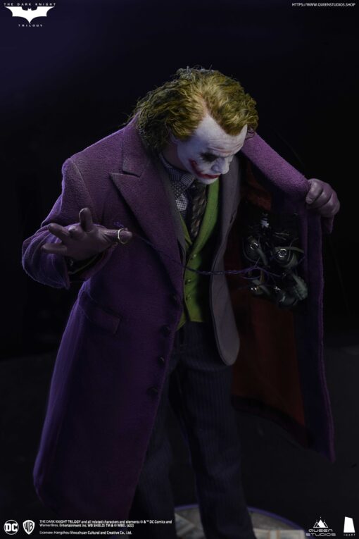 Joker (Heath Ledger) 1:6 Collectible Action Figure  - Premium (2 figures) - Image 35