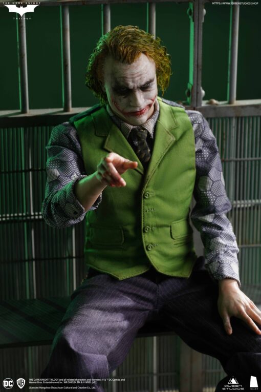 Joker (Heath Ledger) 1:6 Collectible Action Figure  - Premium (2 figures) - Image 9