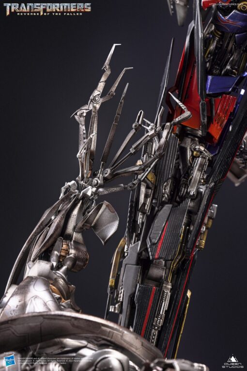JETPOWER OPTIMUS PRIME VS MEGATRON STATUE BY QUEEN STUDIOS (Displayed in Store) - Image 17