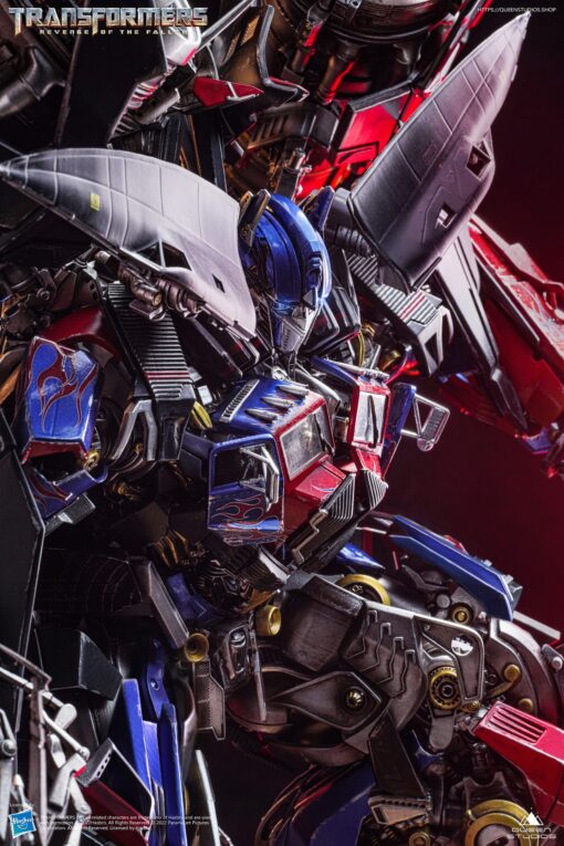 JETPOWER OPTIMUS PRIME VS MEGATRON STATUE BY QUEEN STUDIOS (Displayed in Store) - Image 25