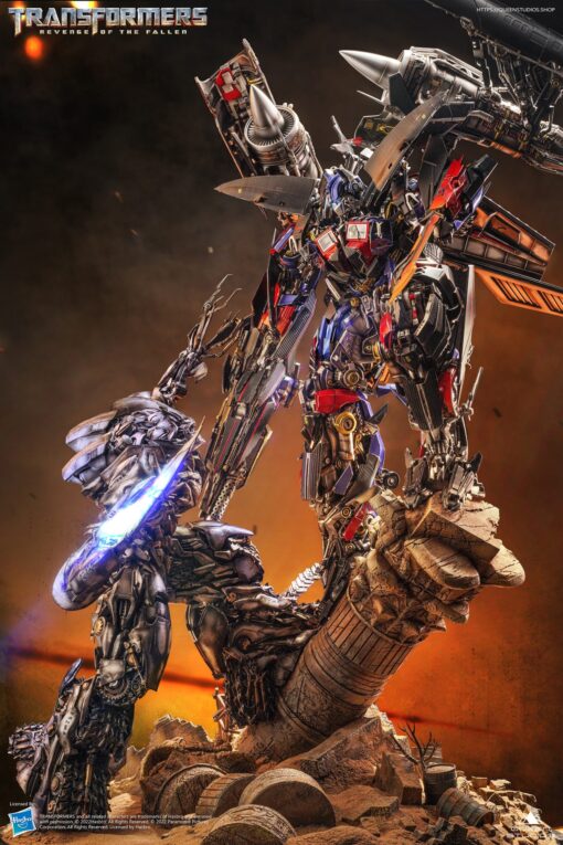 JETPOWER OPTIMUS PRIME VS MEGATRON STATUE BY QUEEN STUDIOS (Displayed in Store)