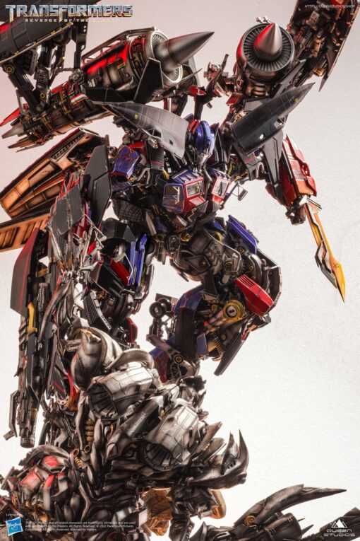 JETPOWER OPTIMUS PRIME VS MEGATRON STATUE BY QUEEN STUDIOS (Displayed in Store) - Image 4
