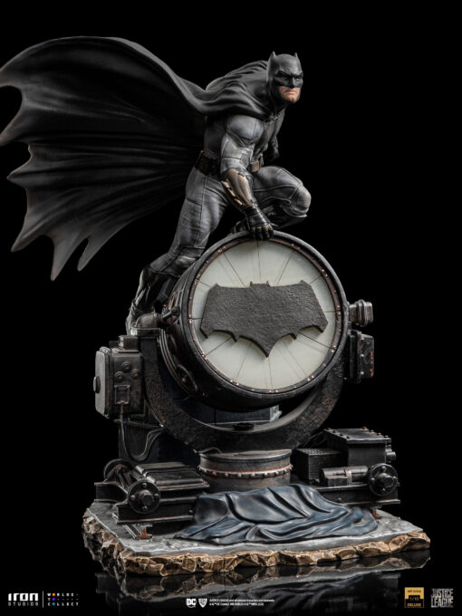 Statue Batman on Batsignal (Deluxe) - Zack Snyder`s Justice League - Art Scale 1/10 - Iron Studios - Image 4