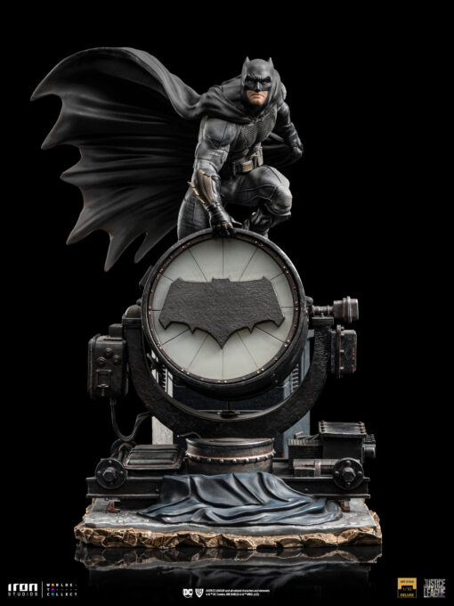 Statue Batman on Batsignal (Deluxe) - Zack Snyder`s Justice League - Art Scale 1/10 - Iron Studios - Image 10