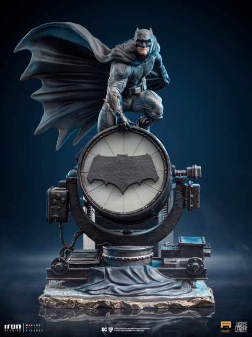 Statue Batman on Batsignal (Deluxe) - Zack Snyder`s Justice League - Art Scale 1/10 - Iron Studios
