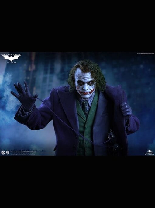 QUEEN STUDIOS The Dark Knight Joker 1:4 Scale Statue - Regular Version - Image 14