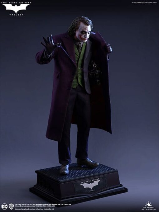 QUEEN STUDIOS The Dark Knight Joker 1:4 Scale Statue - Regular Version - Image 4