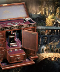 Middle Earth Treasure Chest - Noble Collection