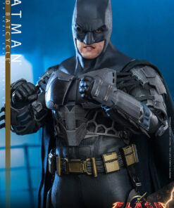 Batman and Batcycle Sixth Scale Figure Set By Hot Toys - Image 12