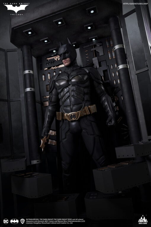 Queen Studios - Christian Bale 1/1 Bust + TDK Batman 1/1 Statue + Batman Armory (with interchangeable head sculpts) Ultimate Edition - Image 5