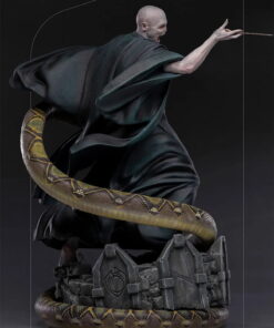 Alternative view of Statue Voldemort and Nagini - Harry Potter - Legacy Replica 1/4 - Iron Studios