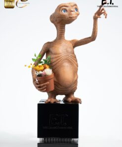 Alternative view of E.T. The Extra-Terrestrial Maquette by ECC