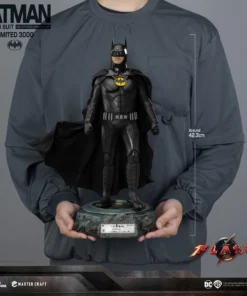 Alternative view of Beast Kingdom MC-071 DCEU Master Craft Batman Modern Suit