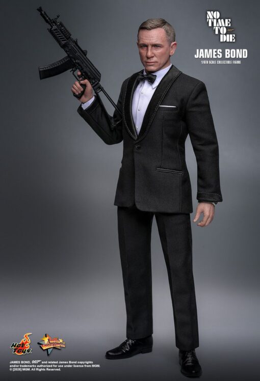 James Bond Sixth Scale Figure by Hot Toys