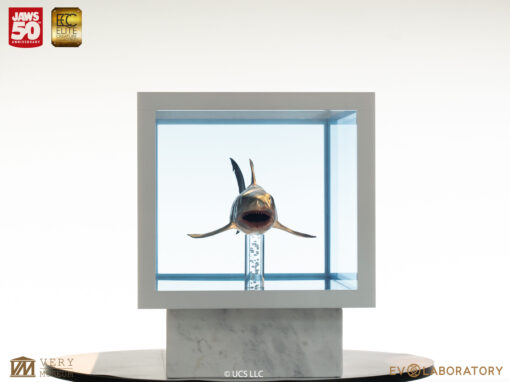 ELITE CREATURE COLLECTIBLES PRESENTS: Jaws Bronze 1/18 Scale Statue - Image 4
