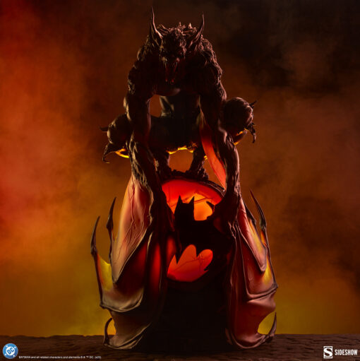 Man-Bat™ Premium Format™ Figure - Sideshow Collectibles - Image 2