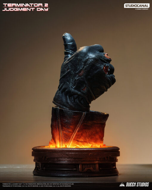 Queen Studios – T-800 Battle Damaged (Mechanical) Life-Size Bust - Image 16