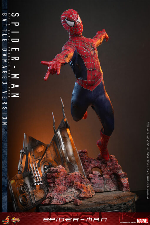Spider-Man (Battle Damaged Version) Sixth Scale Figure - Hot Toys - Image 6